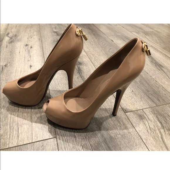 louis vuitton beige heels
